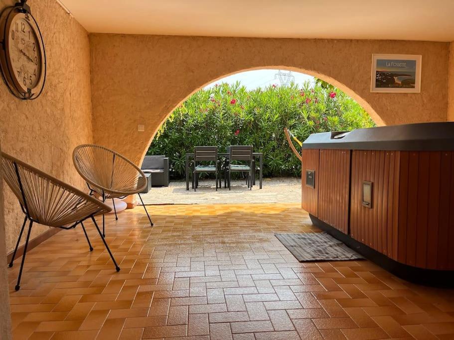 Bas De Villa 70M2 Independant Avec Espace Jacuzzi Prive Le Lavandou Exterior photo